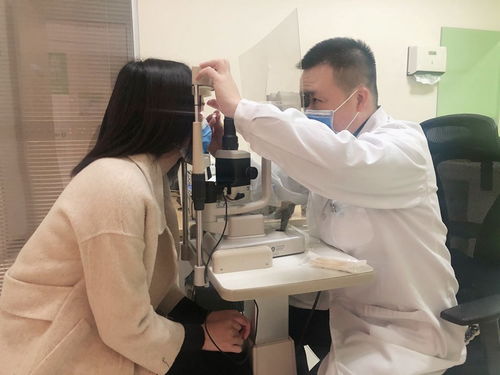 戴美瞳眼鏡易對(duì)角膜造成損傷,武漢眼科專(zhuān)家詳解此類(lèi)產(chǎn)品隱患